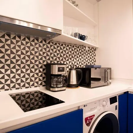 Blue Sky Center Apartment