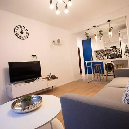 Apartment Blue Sky Center