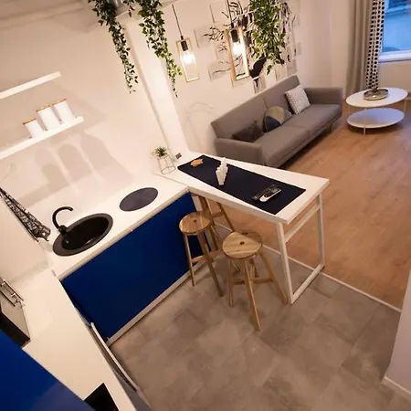 Blue Sky Center Apartment *
