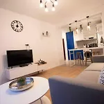 Apartment Blue Sky Center