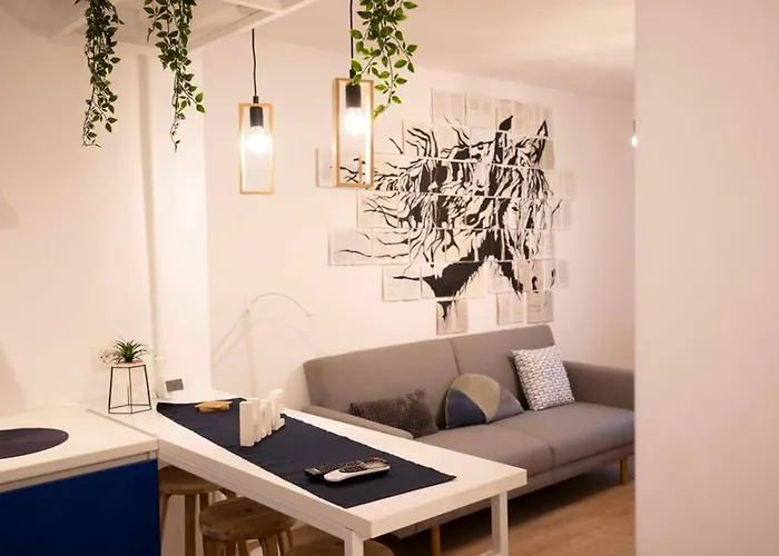 Blue Sky Center Apartment *